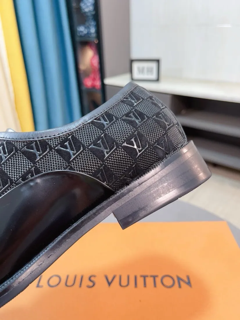 Men's men's shoes 💰520🌸🌸【LV Louis Vuitton】~ New product 🆕High-end original men's 🚹Business casual leather shoes, made of original cowhide open-edge bead fabric➕comfortable and soft cowhide lining➕cowhide insole, original LOGO rubber non-slip outsole. Code number: 38-44
